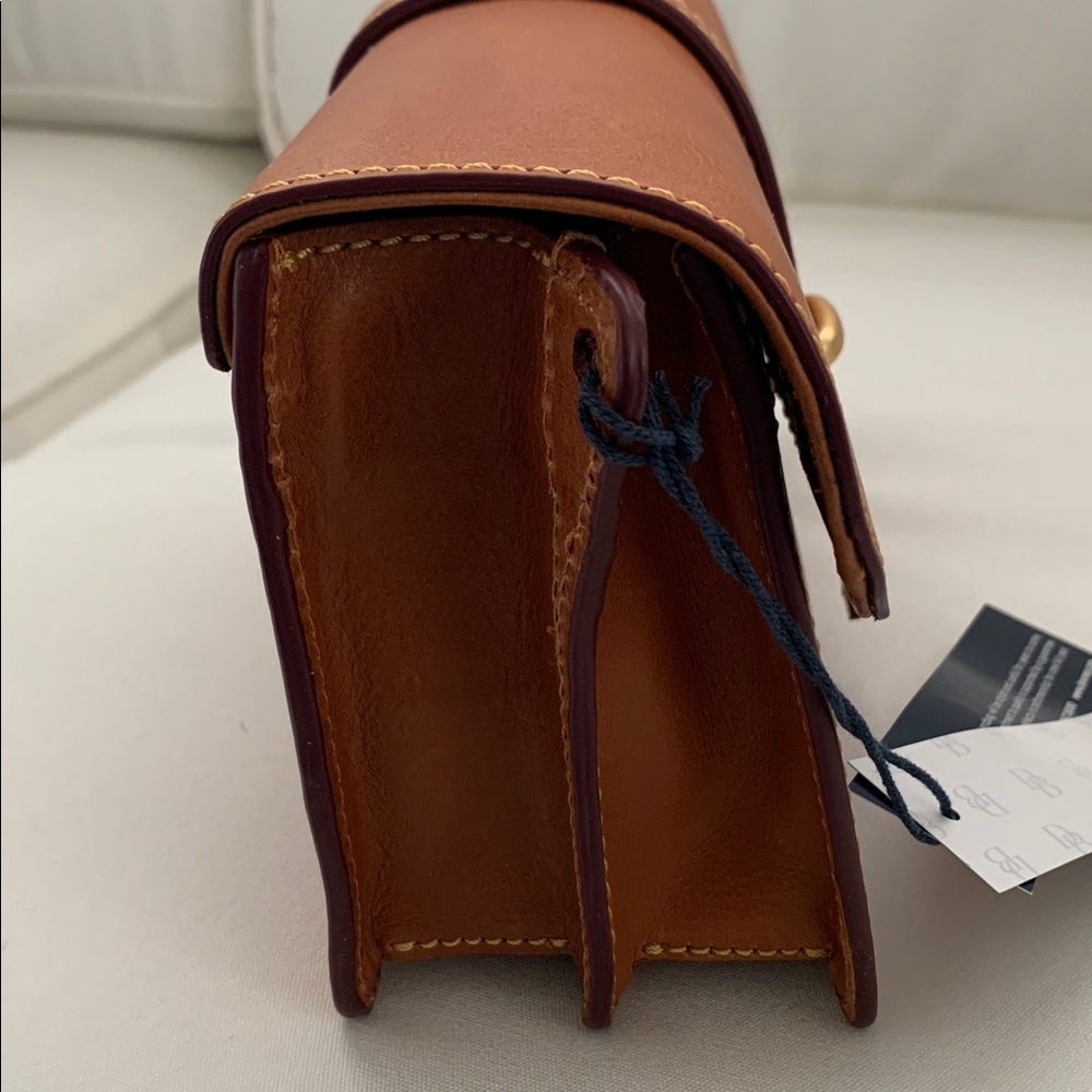 NWT - Dooney & Bourke Natural Leather Logo Patch Clutch/Crossbody - Picture 5 of 8